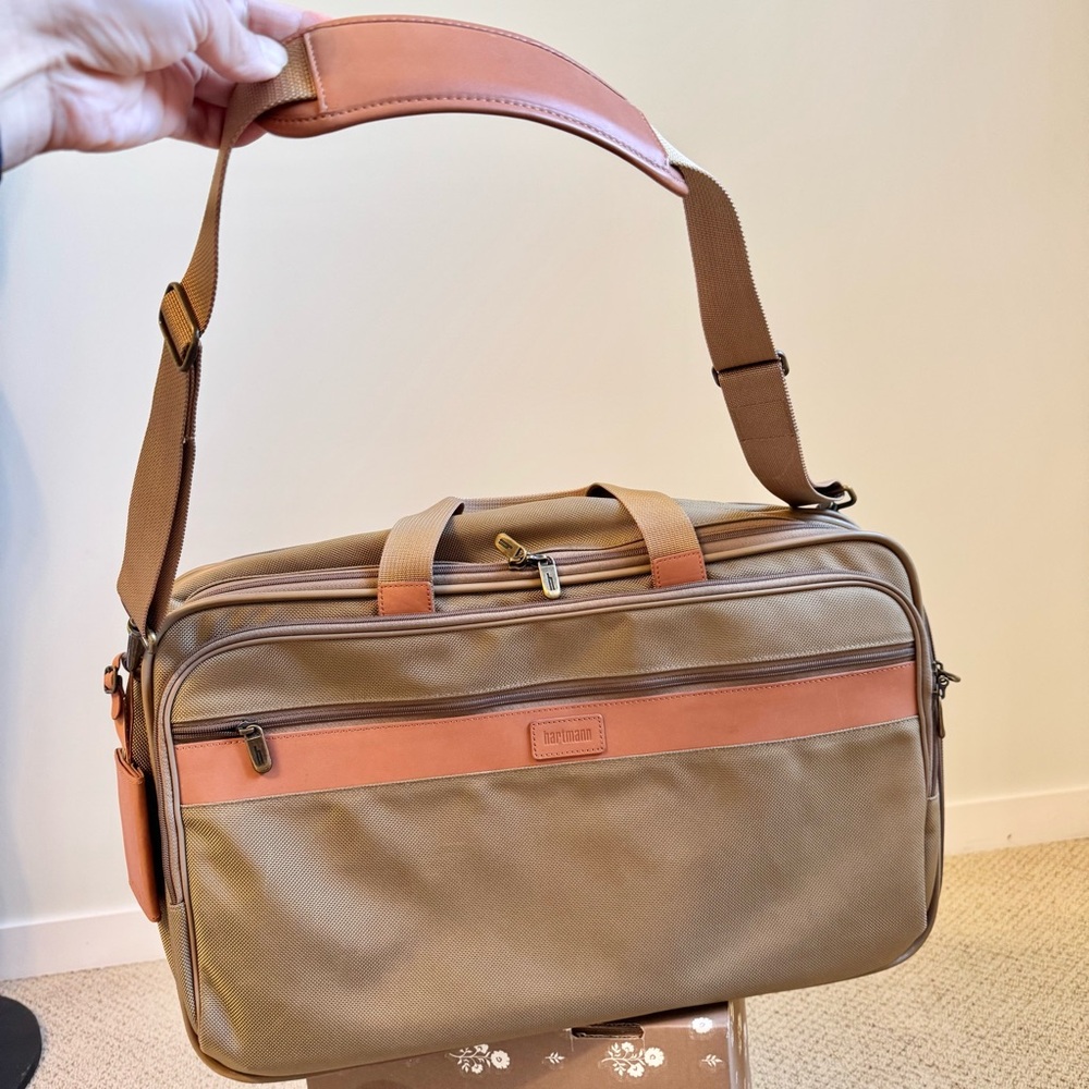 Hartmann Vintage Leather Nylon Carry On Expandable Men's Shoulder Bag Garment
